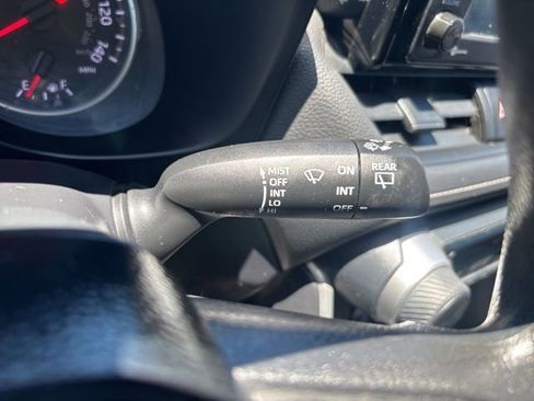 Used 2021 Toyota RAV4 LE AWD/4WD image 33