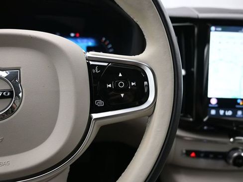 Used 2023 Volvo XC60 B5 Ultimate w/ Climate Package FWD image 26