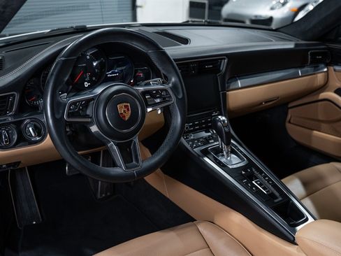 Used 2019 Porsche 911 Carrera 4 AWD/4WD image 45