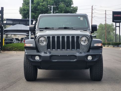 Used 2022 Jeep Wrangler Unlimited Sport AWD/4WD image 2