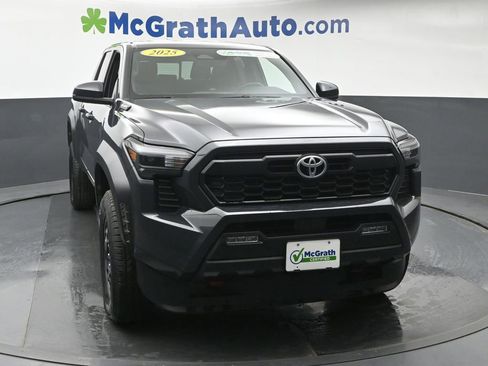 Used 2025 Toyota Tacoma TRD Off-Road w/ TRD Off Road Upgrade Package AWD/4WD image 5