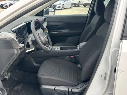 New 2026 Nissan Kicks S image 9