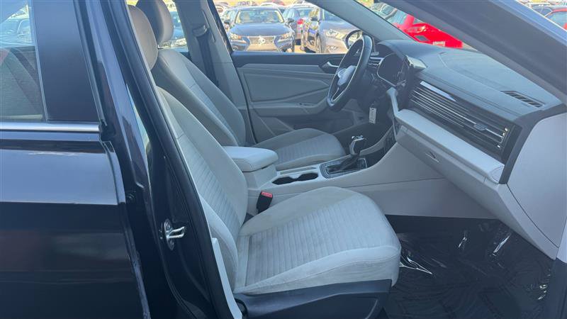 Used 2025 Volkswagen Jetta S FWD image 6