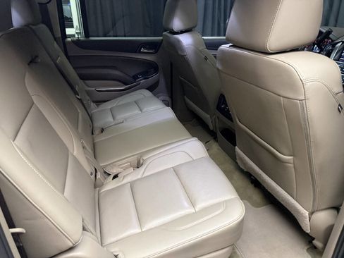 Used 2018 Chevrolet Suburban LT w/ LT Signature Package image 23