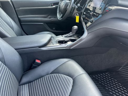 Used 2024 Toyota Camry SE FWD image 15