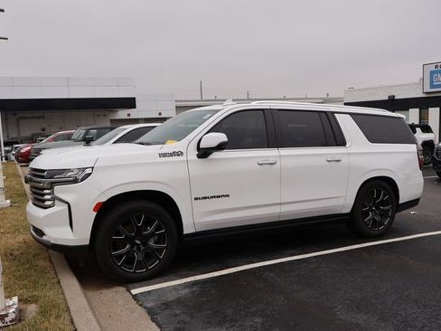 Used 2021 Chevrolet Suburban High Country image 5