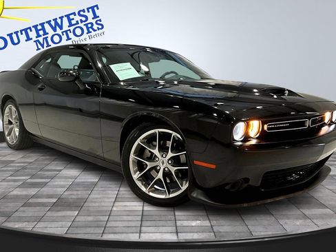 Used 2023 Dodge Challenger GT image 3
