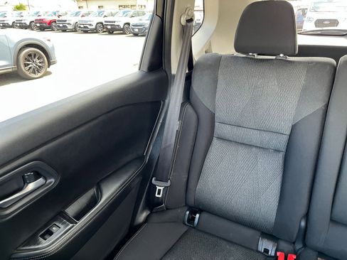 Used 2025 Nissan Rogue SV image 37