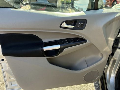 Used 2022 Ford Transit Connect XLT FWD image 27
