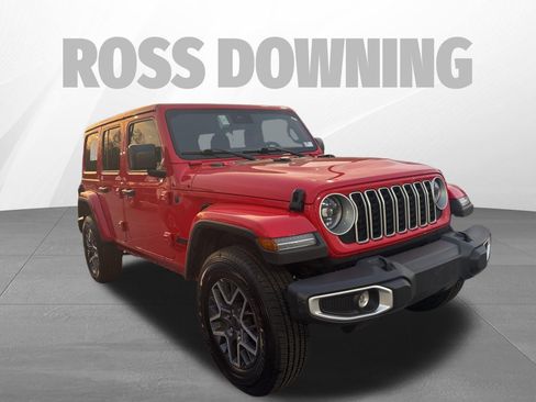 Used 2025 Jeep Wrangler Sahara image 3