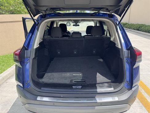 Used 2023 Nissan Rogue SV FWD image 18