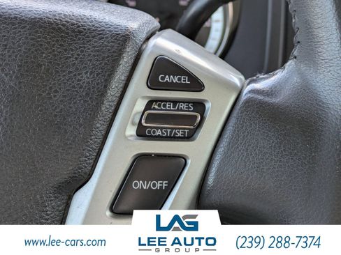 Used 2018 Nissan Titan SV w/ SV Convenience Package RWD image 21