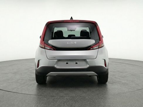 Used 2025 Kia Soul LX w/ LX Technology Package FWD image 6