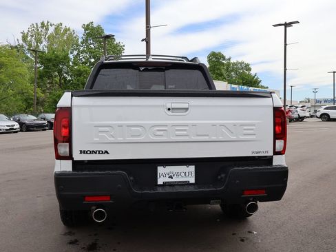 New 2026 Honda Ridgeline Black Edition image 4
