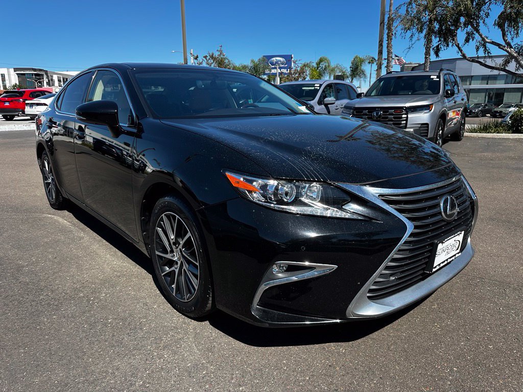 Used 2016 Lexus ES 350 w/ Premium Package w/Wood Trim FWD image 11