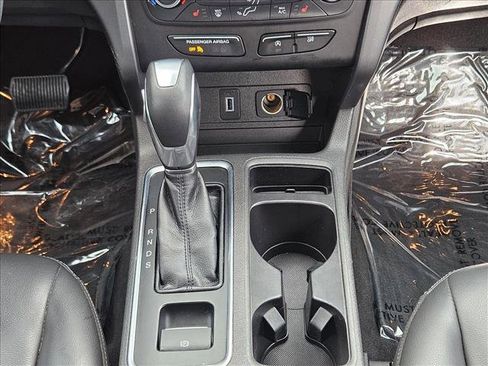 Used 2019 Ford Escape SEL image 11