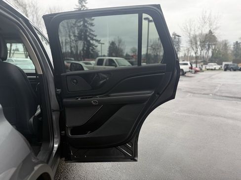 Used 2023 Lincoln Aviator Reserve image 17