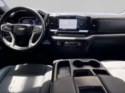 Used 2023 Chevrolet Silverado 1500 LT AWD/4WD image 7