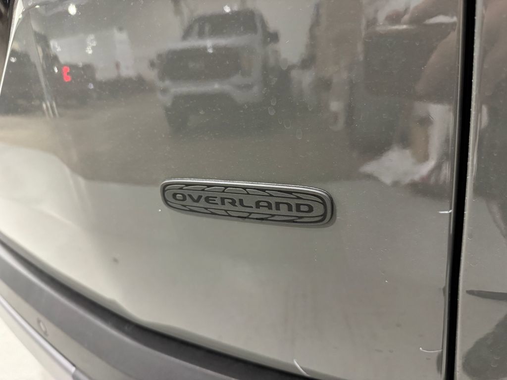 New 2026 Jeep Cherokee Overland w/ Advanced Pro Tech Group AWD/4WD image 32