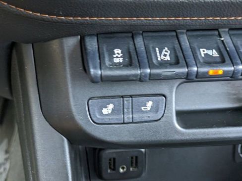 Used 2021 GMC Canyon AT4 w/ Driver Alert Package AWD/4WD image 30