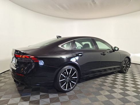 Used 2023 Honda Accord Touring image 5