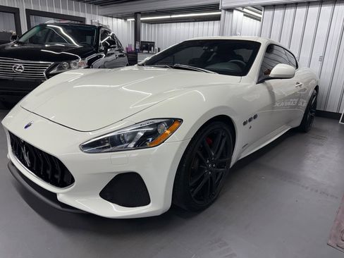 Used 2018 Maserati GranTurismo Sport RWD image 2