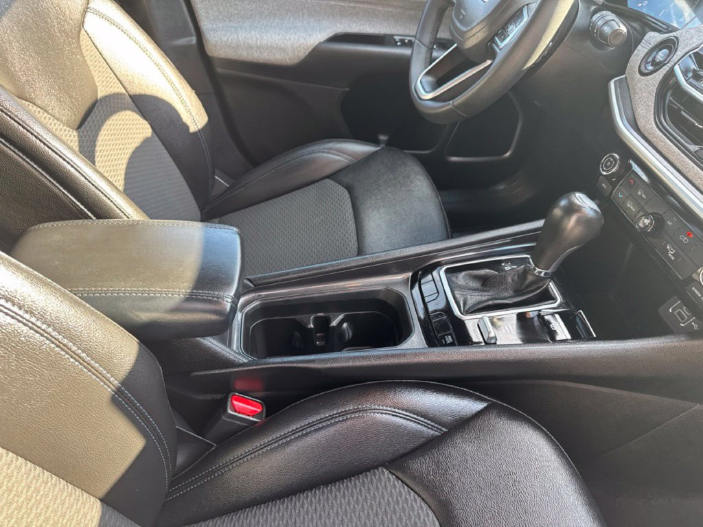Used 2024 Jeep Compass Latitude AWD/4WD image 25