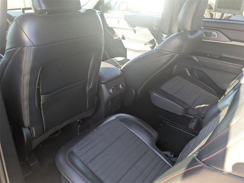 Used 2025 Ford Explorer ST-Line image 30