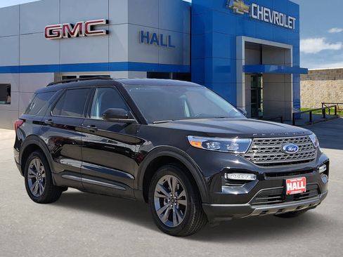 Used 2024 Ford Explorer XLT w/ Equipment Group 202A image 1