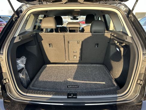 Certified 2024 Volkswagen Taos SE w/ Black Wheel Plus Package image 26