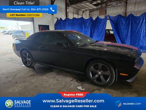 Used 2013 Dodge Challenger SXT RWD image 5