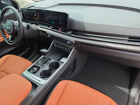 New 2026 Kia Carnival EX FWD image 12