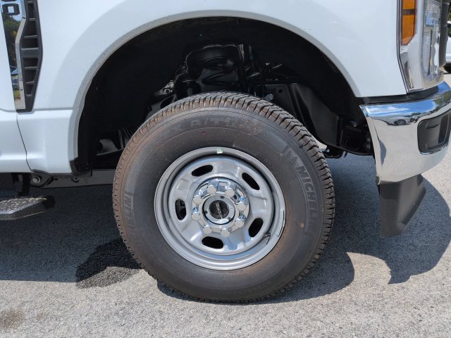 New 2026 Ford F250 XL w/ XL Chrome Package AWD/4WD image 10