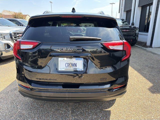 Used 2023 GMC Terrain SLT w/ Elevation Edition FWD image 8
