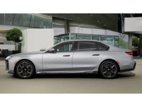 New 2025 BMW 740i w/ Executive Package image 4