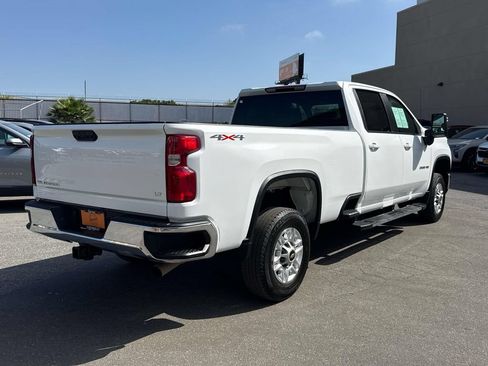 Used 2025 Chevrolet Silverado 2500 LT w/ Convenience Package AWD/4WD image 3