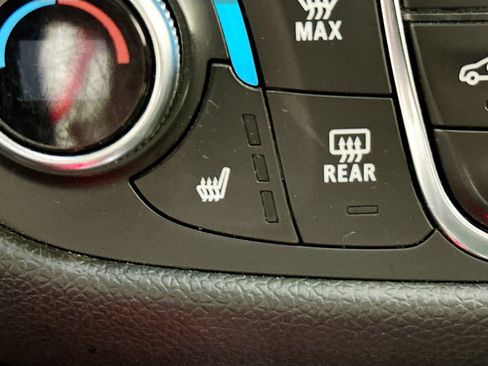 Used 2019 Chevrolet Equinox LT FWD image 22