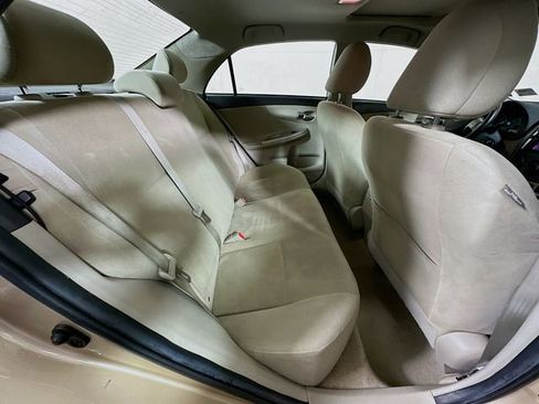 Used 2013 Toyota Corolla LE image 26