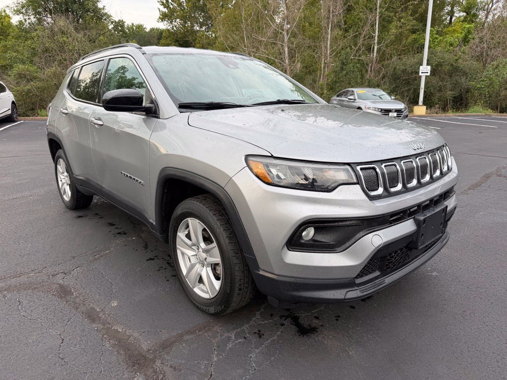 Used 2022 Jeep Compass Latitude w/ Convenience Group AWD/4WD image 4