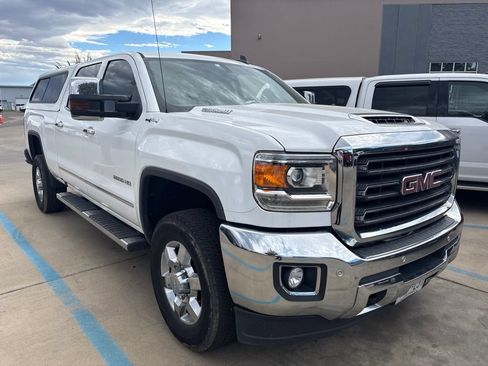 Used 2019 GMC Sierra 2500 SLT w/ Duramax Plus Package AWD/4WD image 3