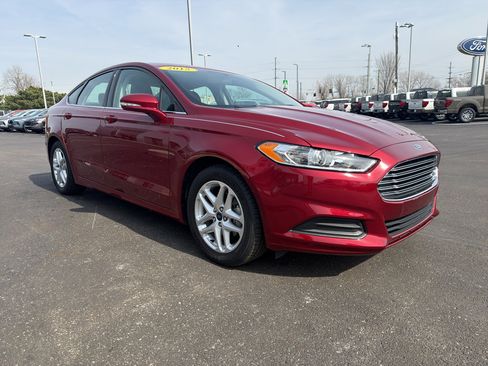 Used 2015 Ford Fusion SE image 4