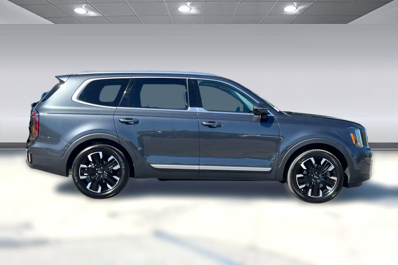 Used 2024 Kia Telluride SX Prestige w/ Towing Package AWD/4WD image 7