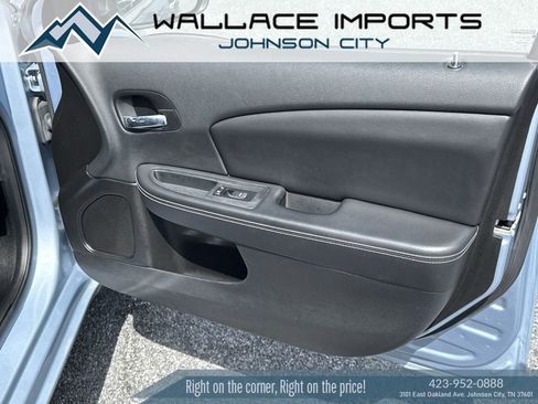 Used 2014 Chrysler 200 Limited FWD image 32