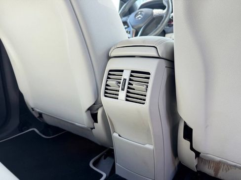 Used 2017 Mercedes-Benz B 250e image 16
