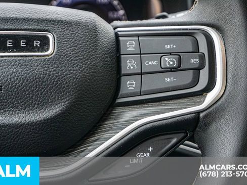 Used 2023 Jeep Wagoneer Series II image 32