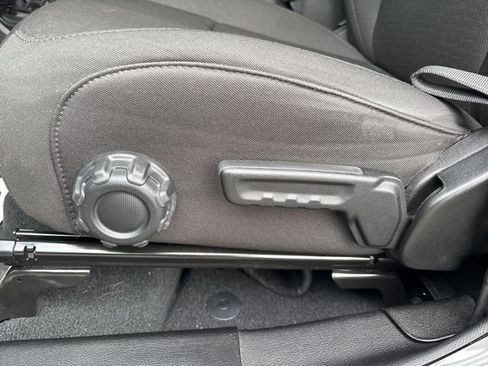 Used 2023 Jeep Wrangler Sport S image 24