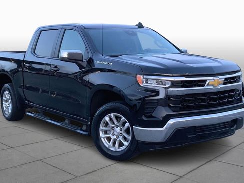 Used 2024 Chevrolet Silverado 1500 LT w/ Convenience Package II image 3