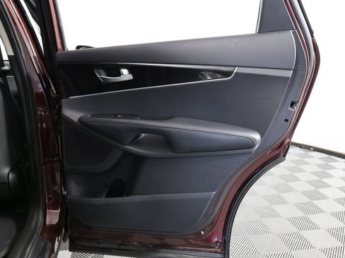 Used 2019 Kia Sorento LX image 23