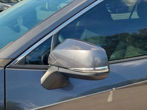 Used 2021 Toyota RAV4 LE image 12