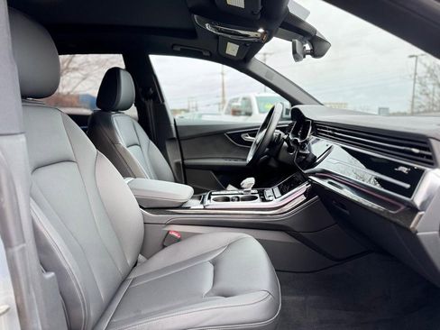 Used 2025 Audi Q8 Premium Plus image 22